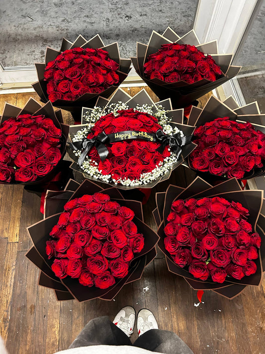 Luxury Rose Set – 7 Bouquets (7×30 Roses)